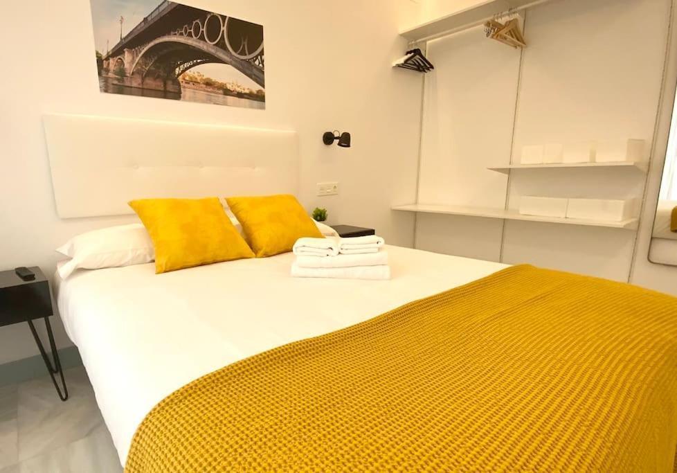 My Home In Triana, Luminoso Y Acogedor Apartamento Sevilla Exteriör bild