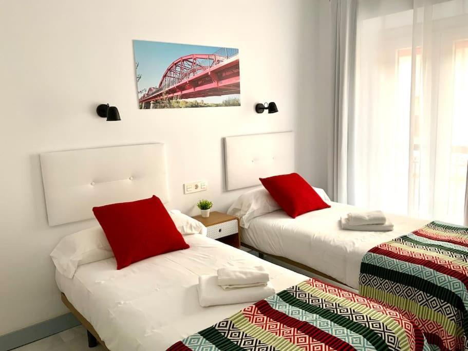 My Home In Triana, Luminoso Y Acogedor Apartamento Sevilla Exteriör bild